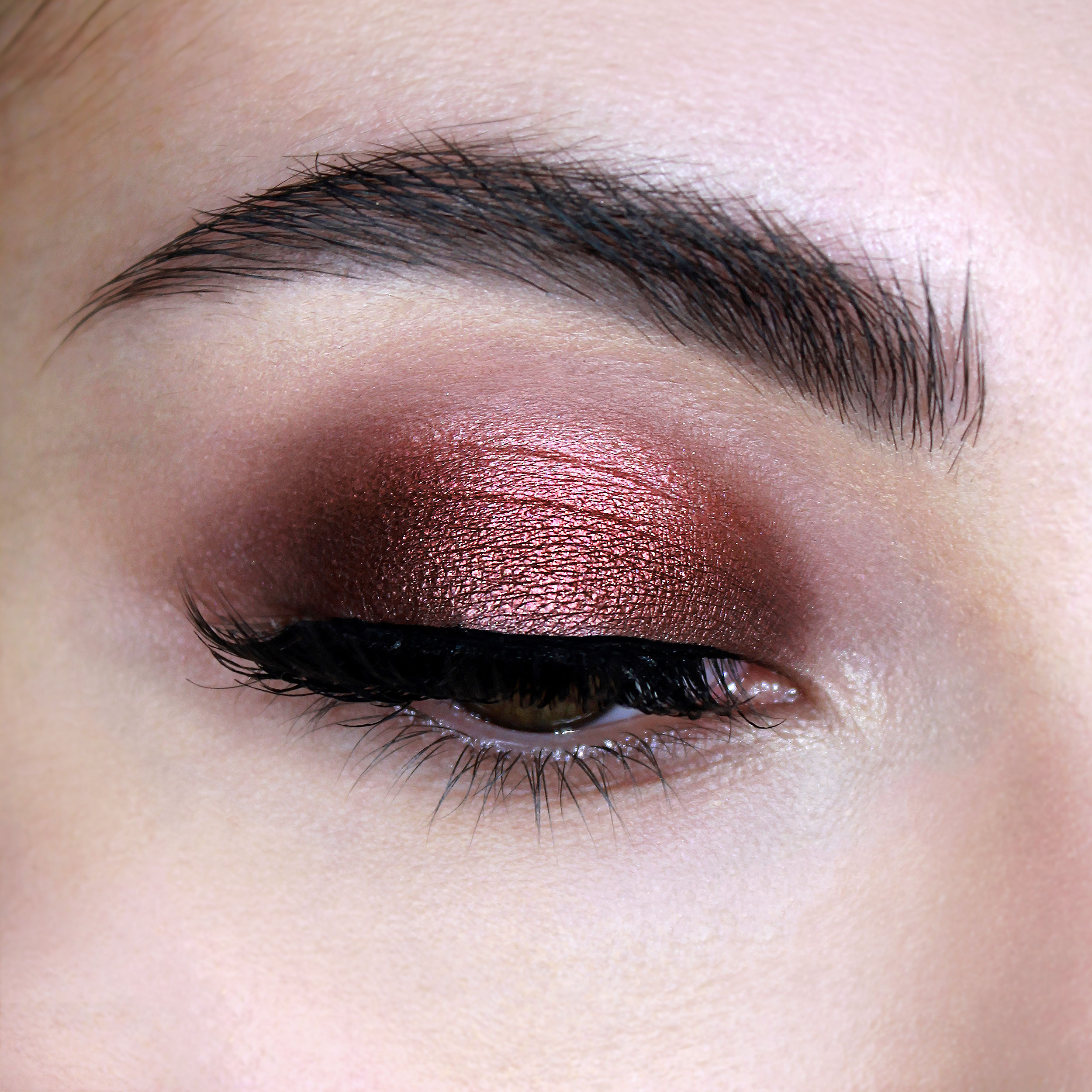 LUXVISAGE Pressed Eyeshadow RICH GLOW Metallic Shine small photo conteamerica.com