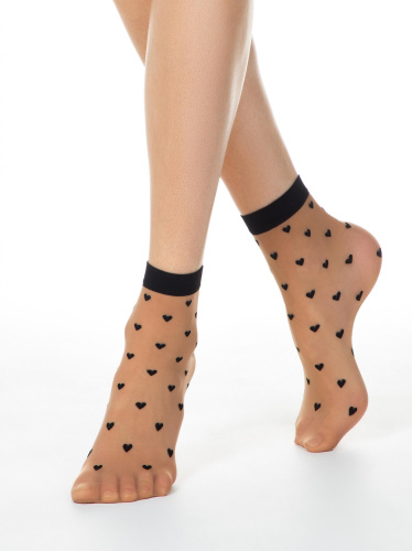 Socks_Fantasy_Hearts_natural_1.jpg